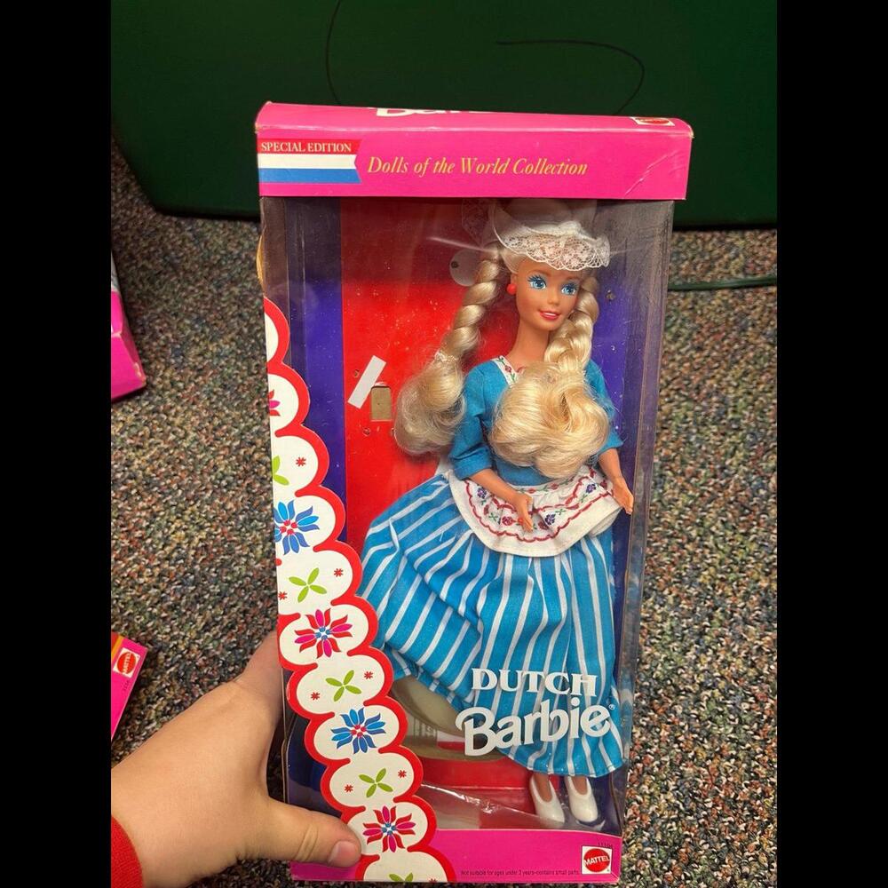 Mattel 1993 Dolls of The‎ World Dutch Barbie Doll Special Edition 11104